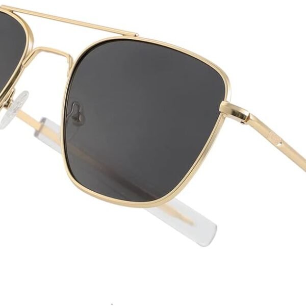 Men's Polarized Aviator Sunglasses (Retro military style; UV400 protection)